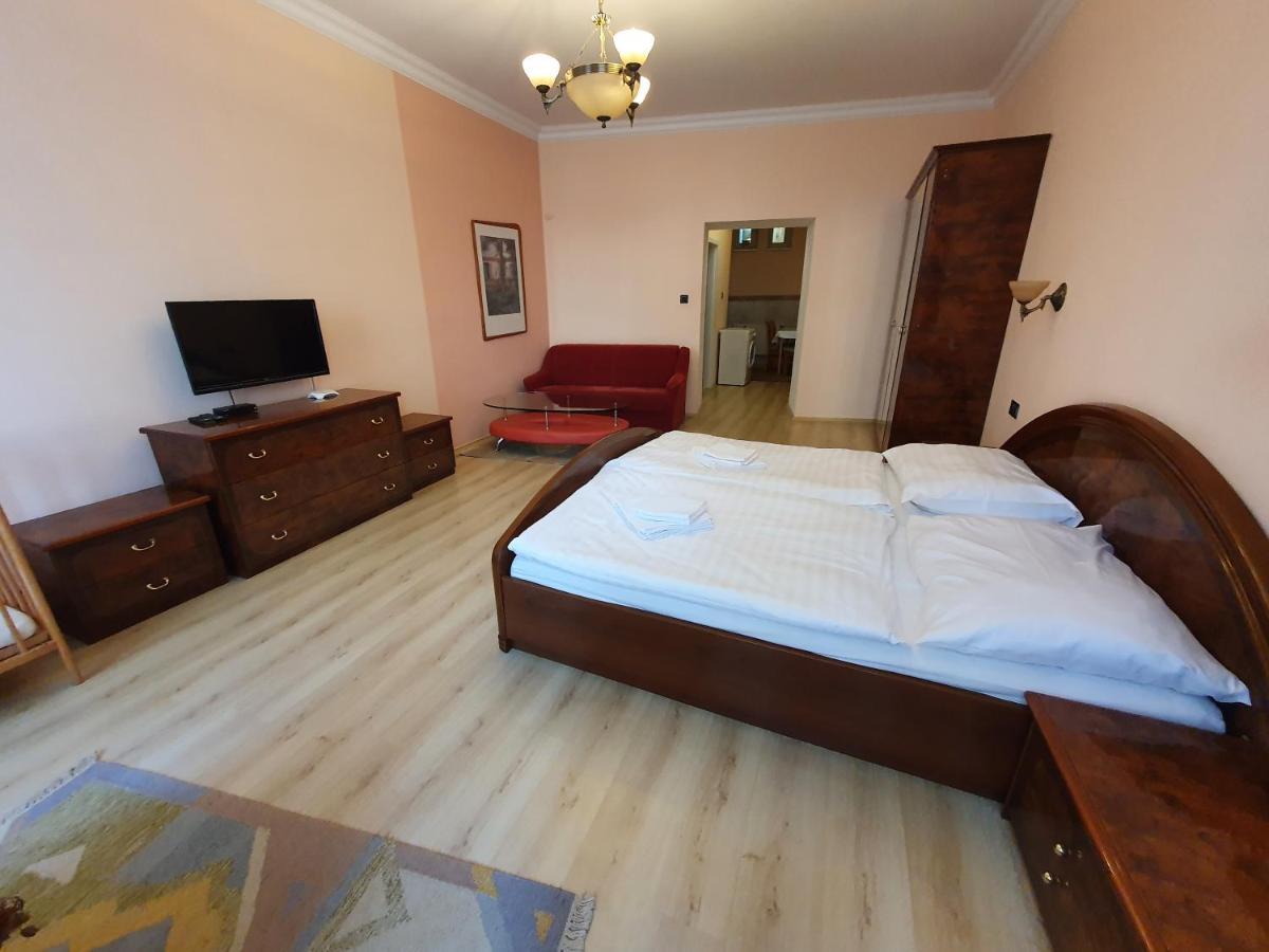 Evergreen Apartments Hotel Karlowe Wary Zewnętrze zdjęcie