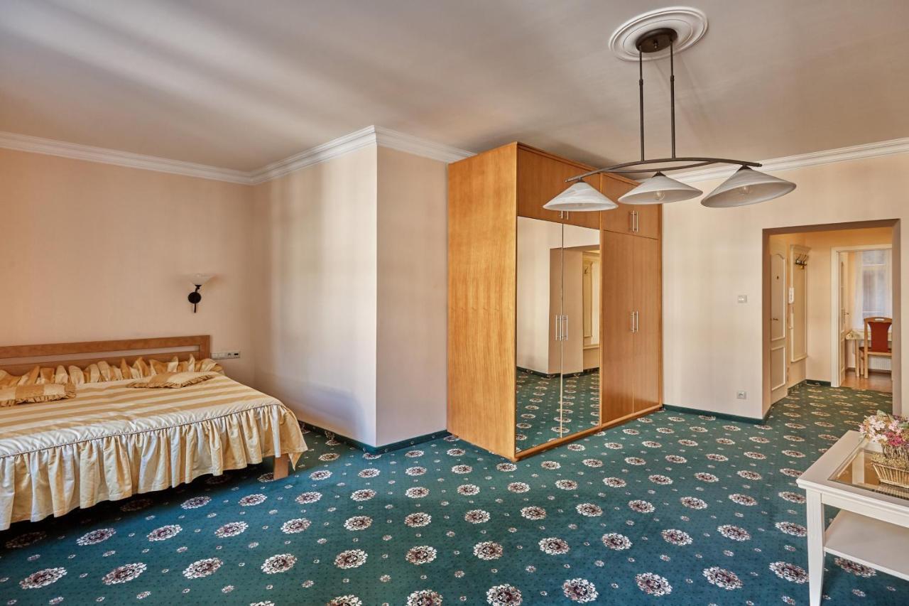 Evergreen Apartments Hotel Karlowe Wary Zewnętrze zdjęcie
